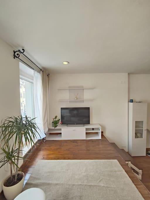 Apartment Le Di Sara: Centro Storico+parcheggio A700mt Udine